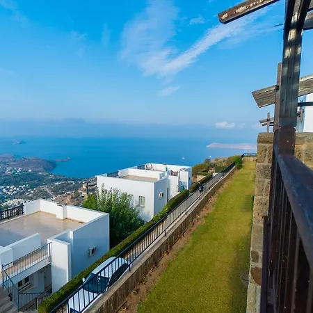 Grand Sea View Aparts *