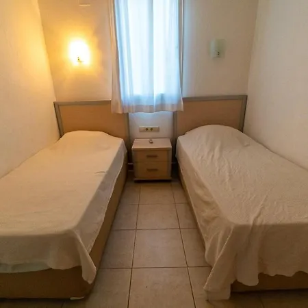Grand Sea View Aparts Apartment *