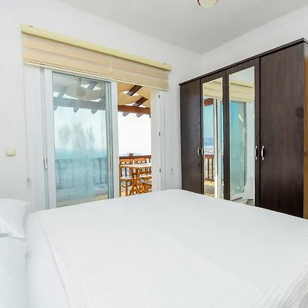 Grand Sea View Aparts